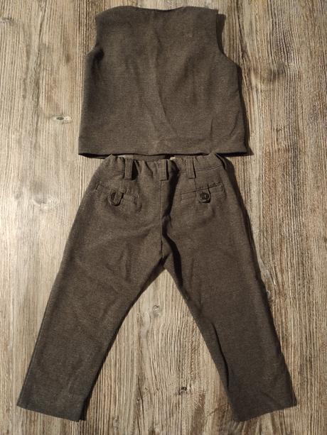 Elegantný komplet nohavice vesta, 98