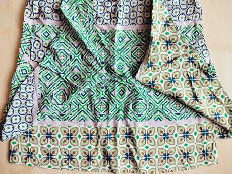 Zaujímavé šaty, zara,122