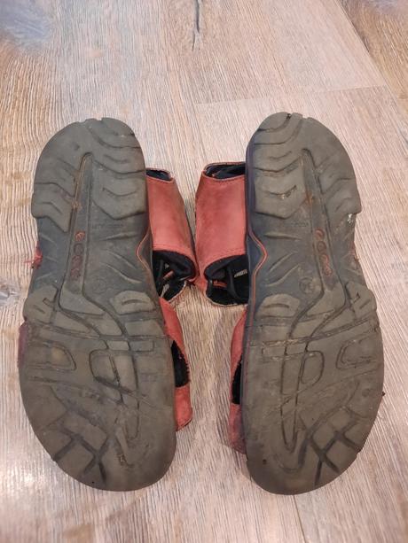 Sandalky ecco, ecco,34