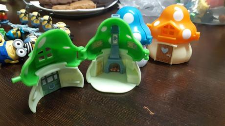 Predám hračky z kindervajičok - domčeky., 