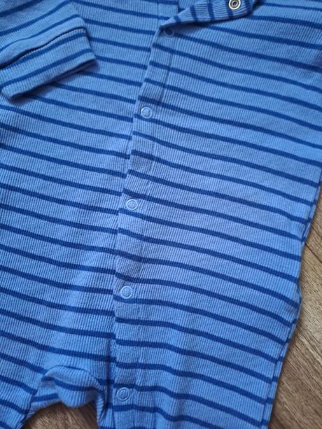 Vrúbkované pyžamko, 86