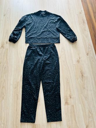 Krásny komplet nohavíc a mikiny značky f&f, f&f,m