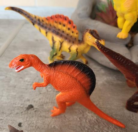 Dinosaury  - 9 kusov - stredná veľkosť, 