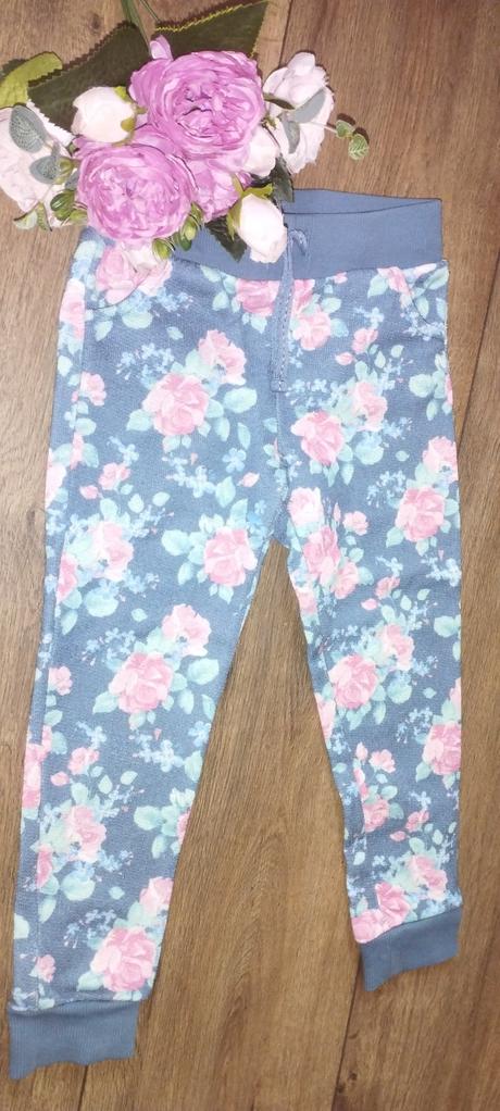 Kvetinkové tepláky, f&f,104