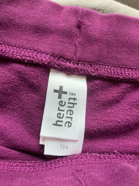 Cyklámenové tepláky, c&a,134