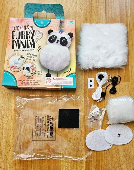 Furry panda bag charm - diy privesok na tasku, 