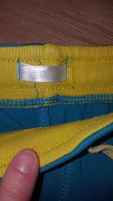 Tyrkysove tepláky, 104