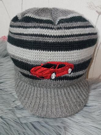 Chlapčenská zimná čiapka so šiltom, 98