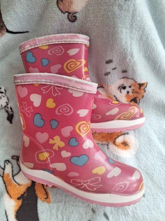 Gumaky so srdieckami, 29