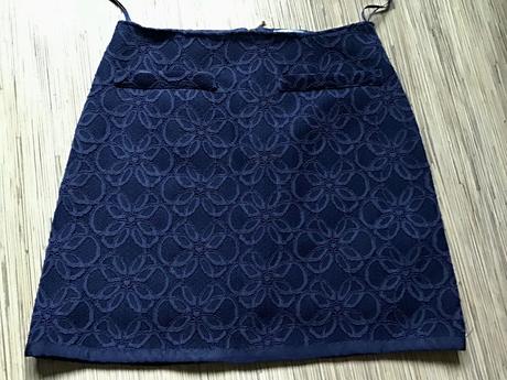 Krasna sukňa savida/sep1, 36