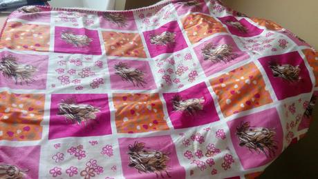 Teplá deka s krásnym motívom, 