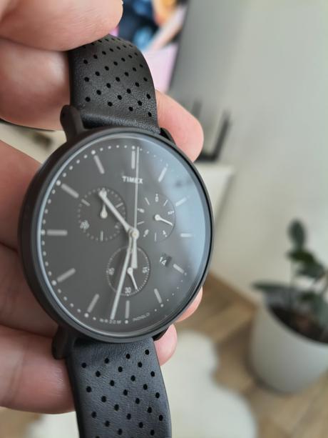 Timex kožené kvalitné hodinky,
