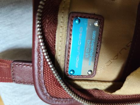 Panska kozenna taska cez rameno piquadro, 