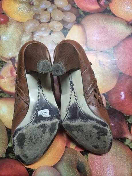 Dámske topánky na opätku, 37