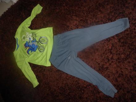 Chlapčenské pyžamo, 104