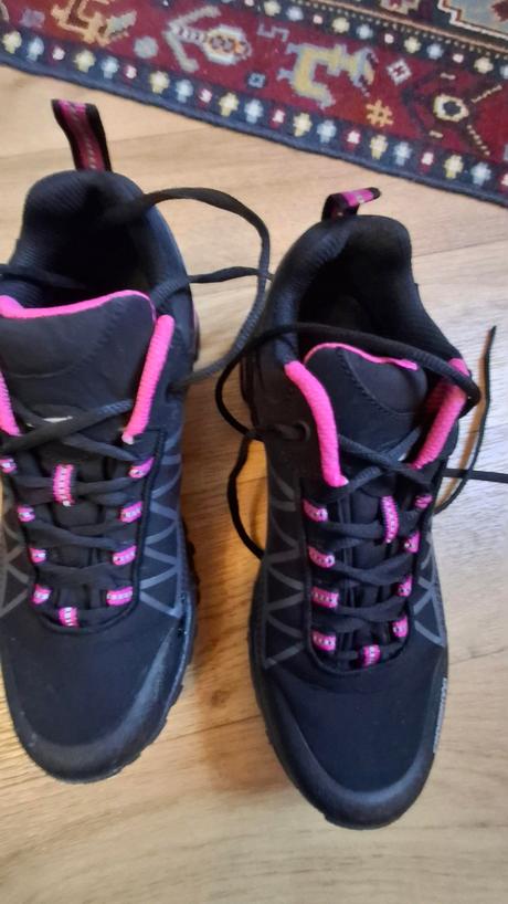 Dámske športové tenisky, 37