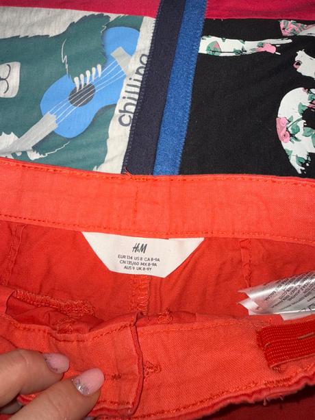 Predám elegantné krátke nohavice pre chlapca značk, h&m,134