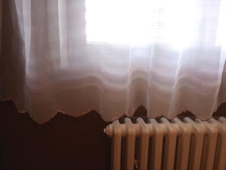 Ponúkam záclonu so závesom, 