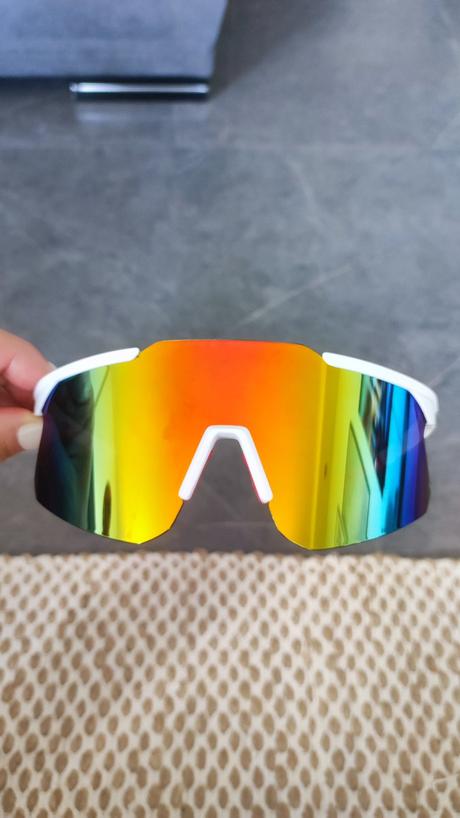 Športové slnečné okuliare, 