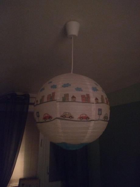 Papierová visiaca lampa, 