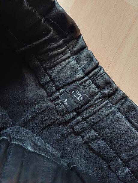 Koženkové šortky a crop top v.128, river island,128