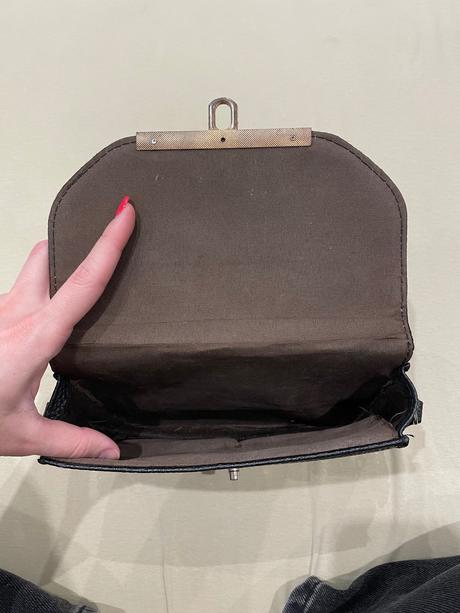 Cierna crossbody kabelka, 