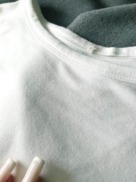 Top s rifľovými rukávmi, reserved