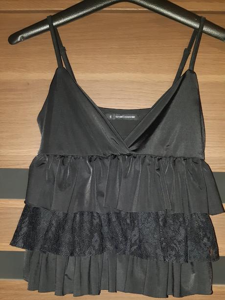 Čierny top, calliope,s