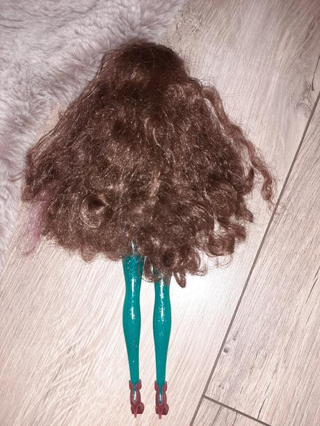 Barbie color bábika, 