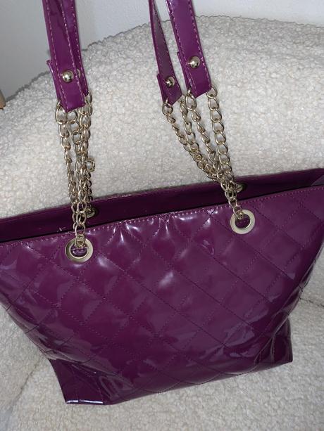 Purpurová lakovaná kabelka, carpisa