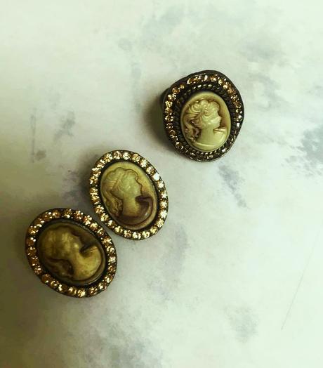 Starožitná súprava/náušnice a prsteň,