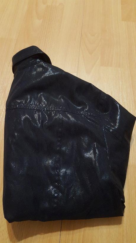 Lesklá čierna bundička, 40