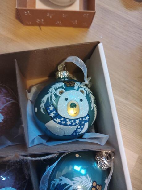 Ručné maľované sklenené gule,