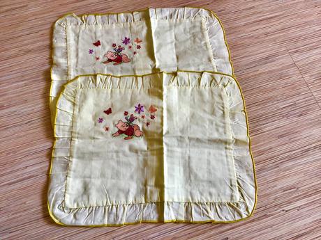 Dva vankúšiky s mackom pú, 