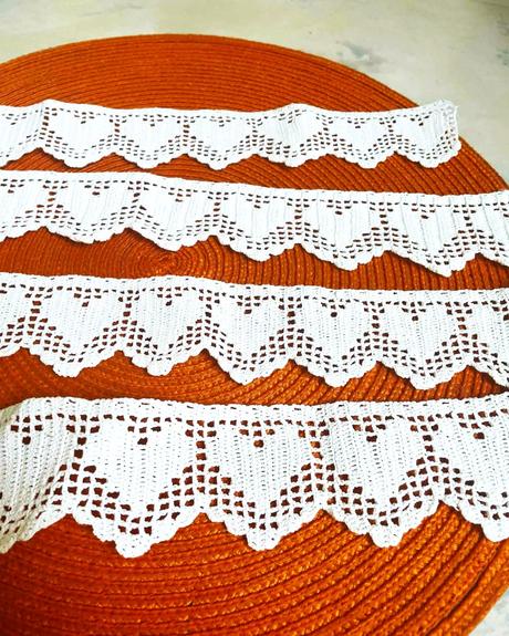 Háčkovaná vitrážka 4 ks,