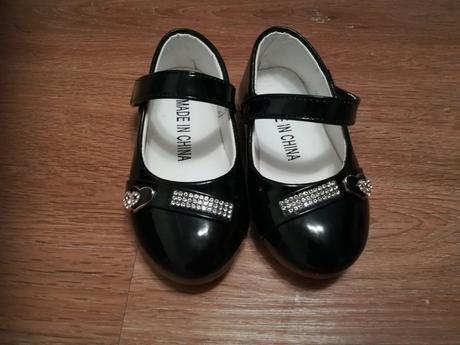 Elegantne dievcenske topanocky, 22