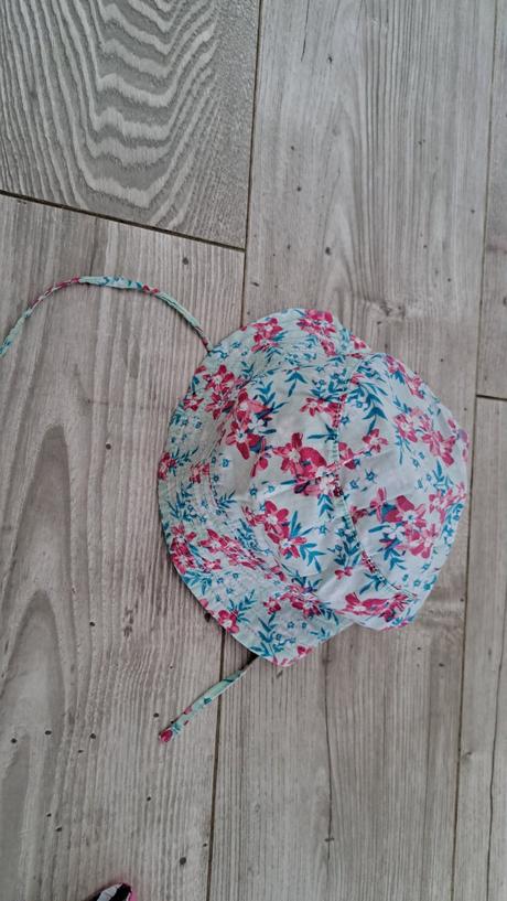 Klobúčik, lupilu,86