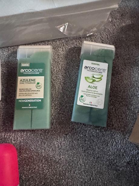 Prístroj, vodky a papiere na depiláciu, 