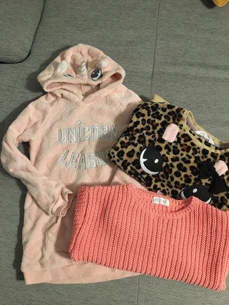 Mikina  a svetriky, 122–134