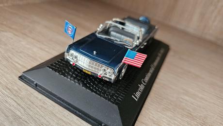 Lincoln continental limousine ss- 100- x., 