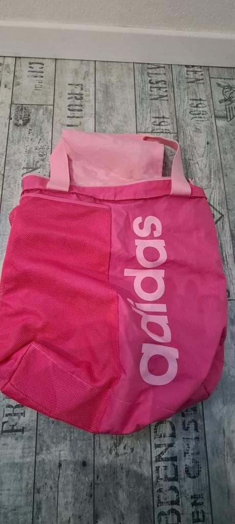 Taska sportova, adidas