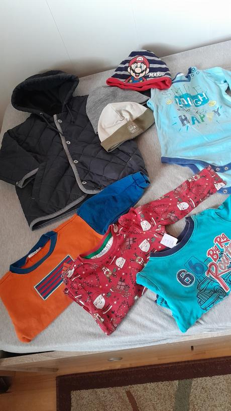 Balík oblečenia 92-98+čiapky, ponožky, xs