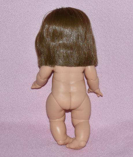 Chloé bábika minikane s hnedými vlasmi, 