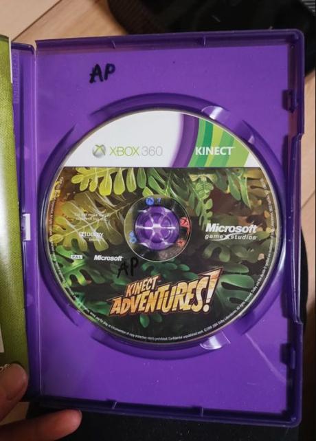 Xbox 360+kinect+hry+ovládače,