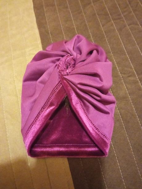 Prechodná čiapka turban s hunatou bombulou, 98