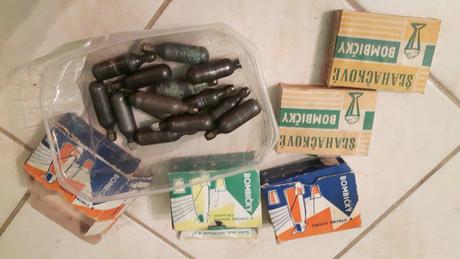 Stare bombicky k vyrobe sifonu, 