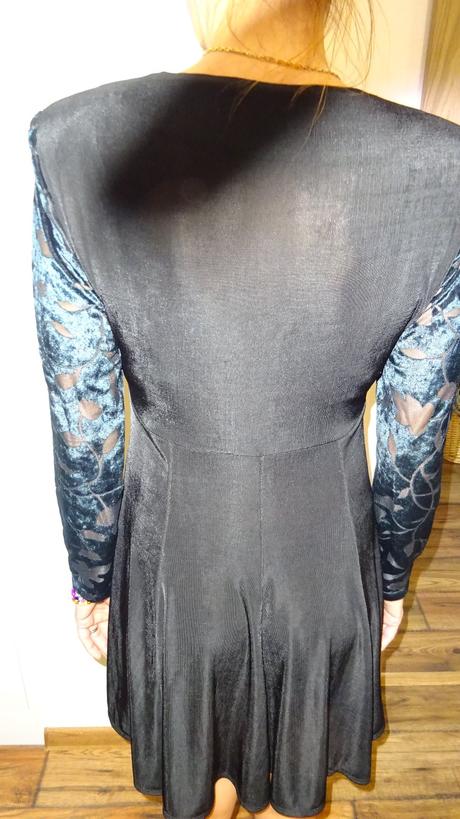 Príležitostné šaty, 38