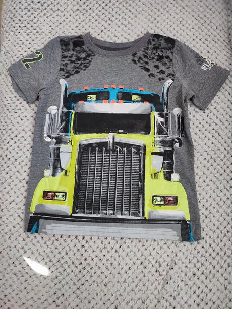 Krásne tričko,v.104,top stav, dopodopo,104