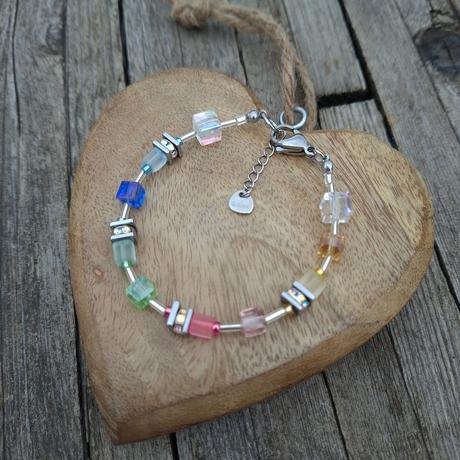 Náramok dúhové ráno-náramok zo sklenených kociek, 