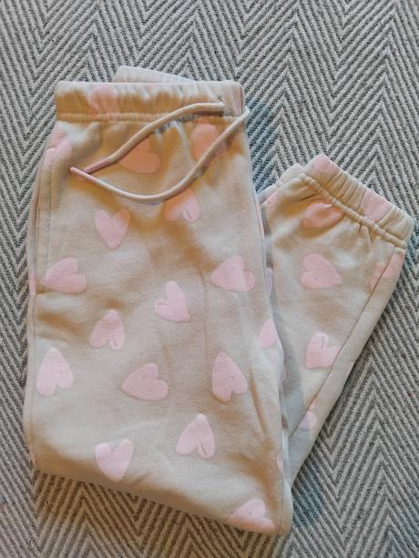 Teplaky so srdiečkami, 116